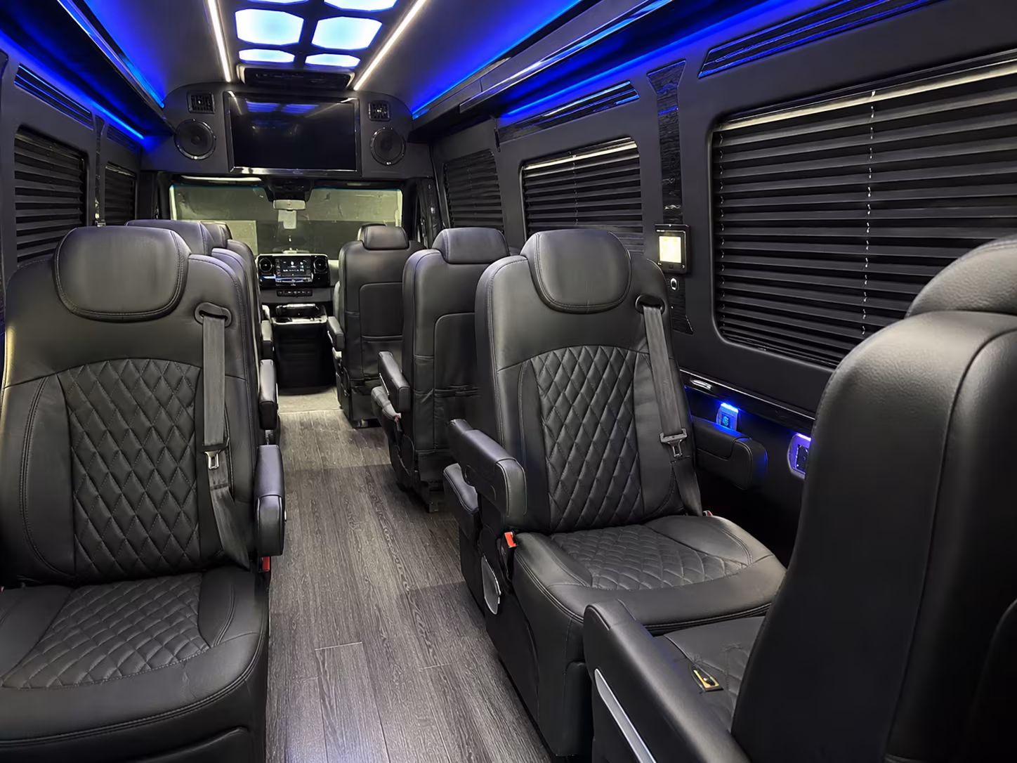 find the perfect transportation for your next airport transfer 4