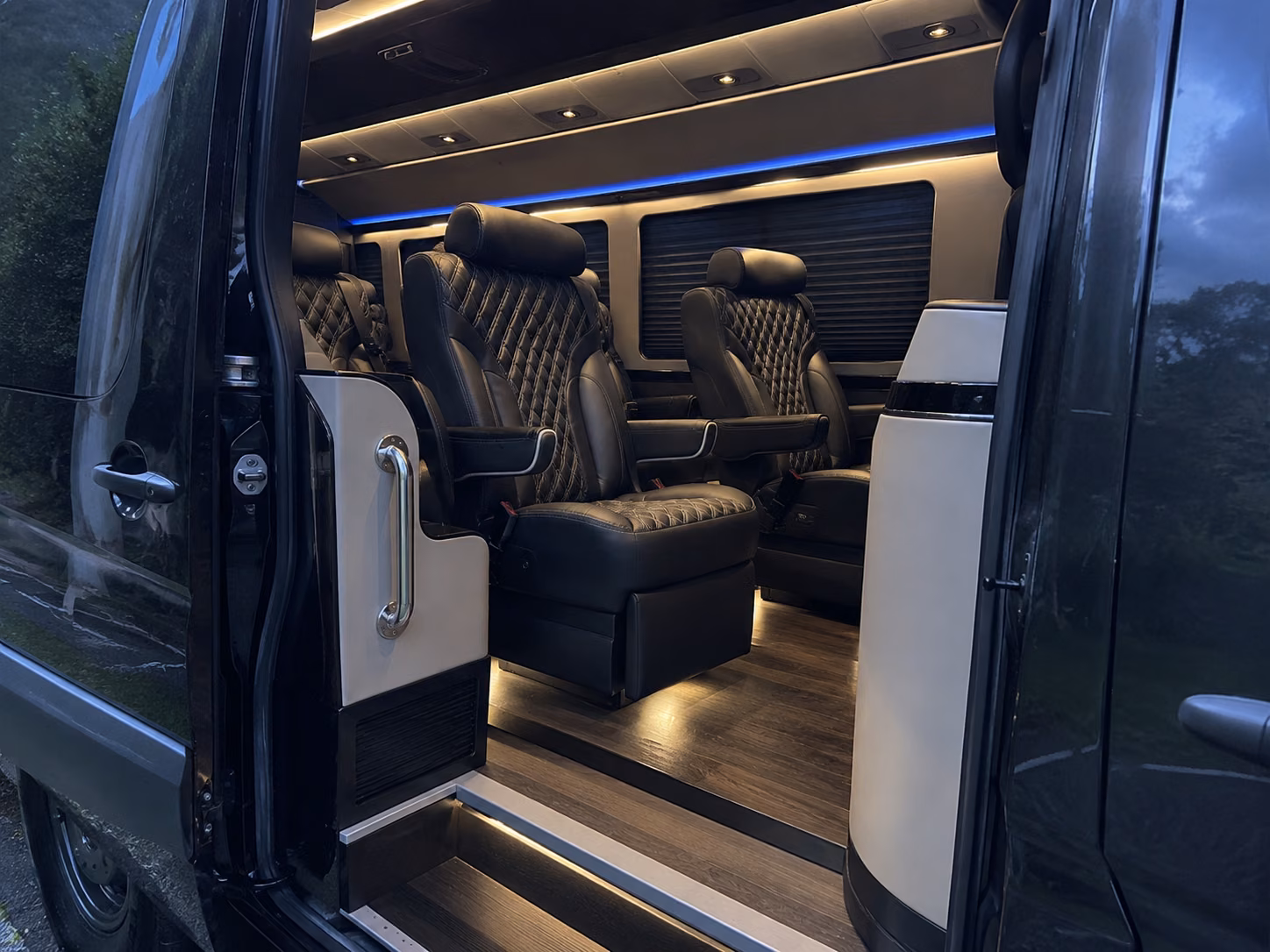 savannah 15 passenger sprinter van interior
